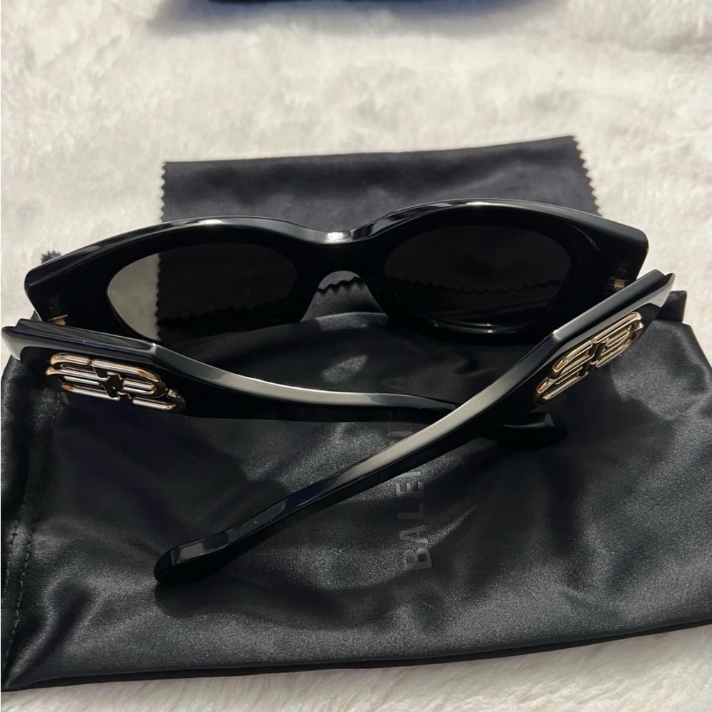 Balenciaga Black Sunglasses - Picture 7 of 12